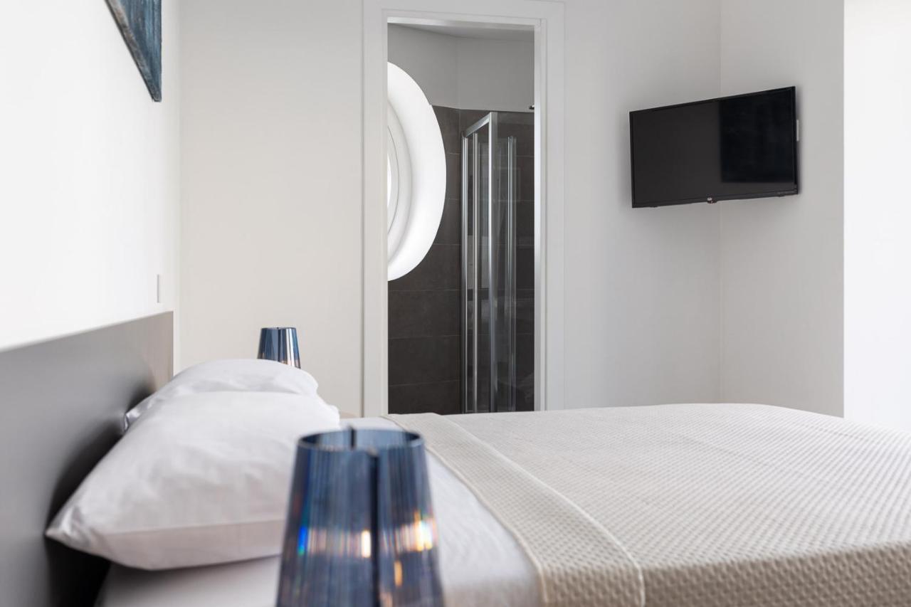 Oneweek Gaeta Suites And Apartments エクステリア 写真