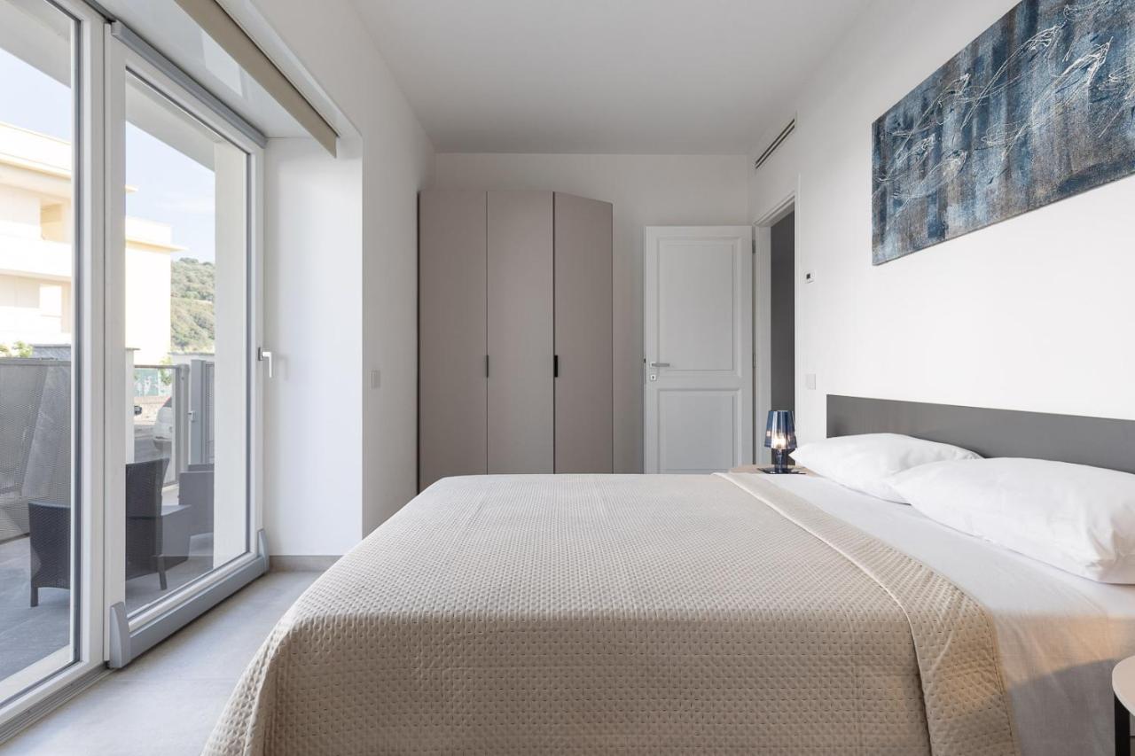 Oneweek Gaeta Suites And Apartments エクステリア 写真