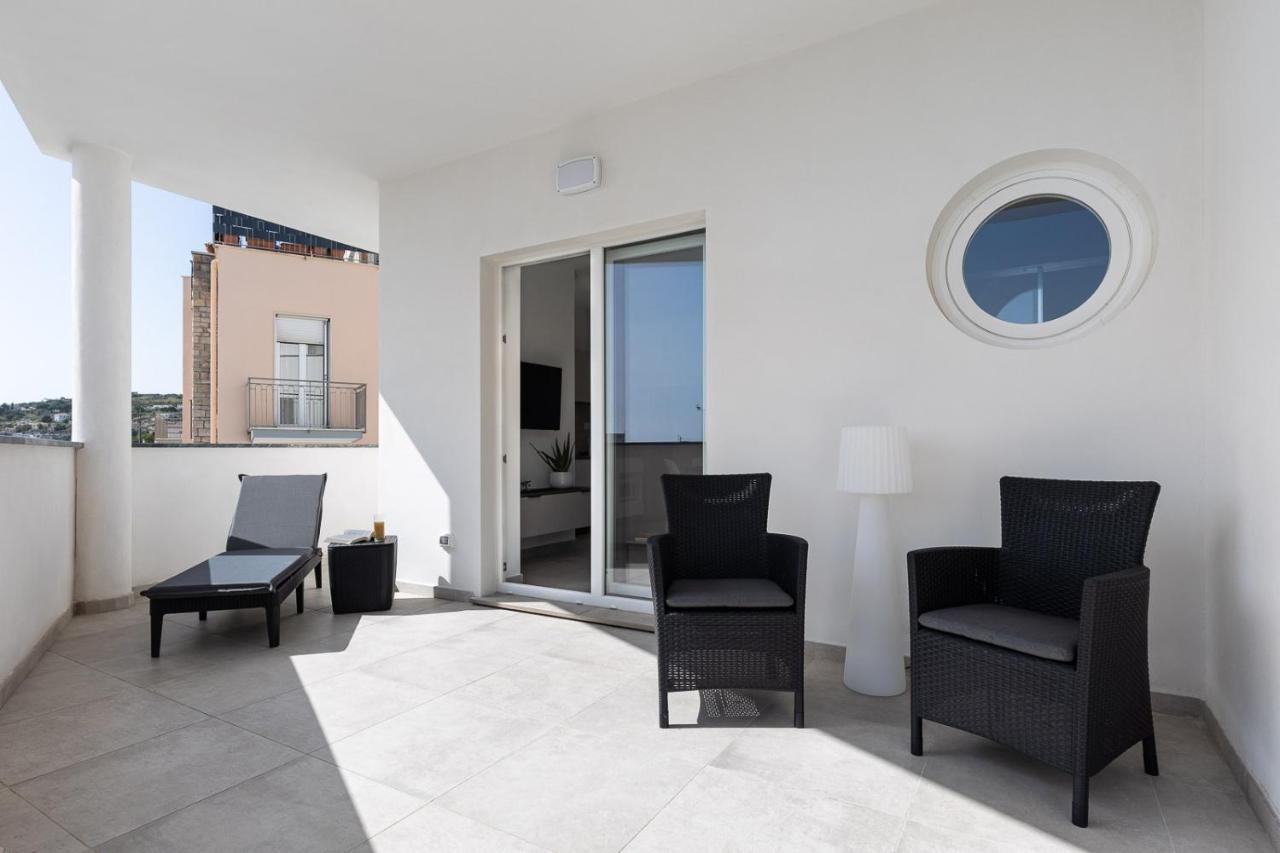 Oneweek Gaeta Suites And Apartments エクステリア 写真